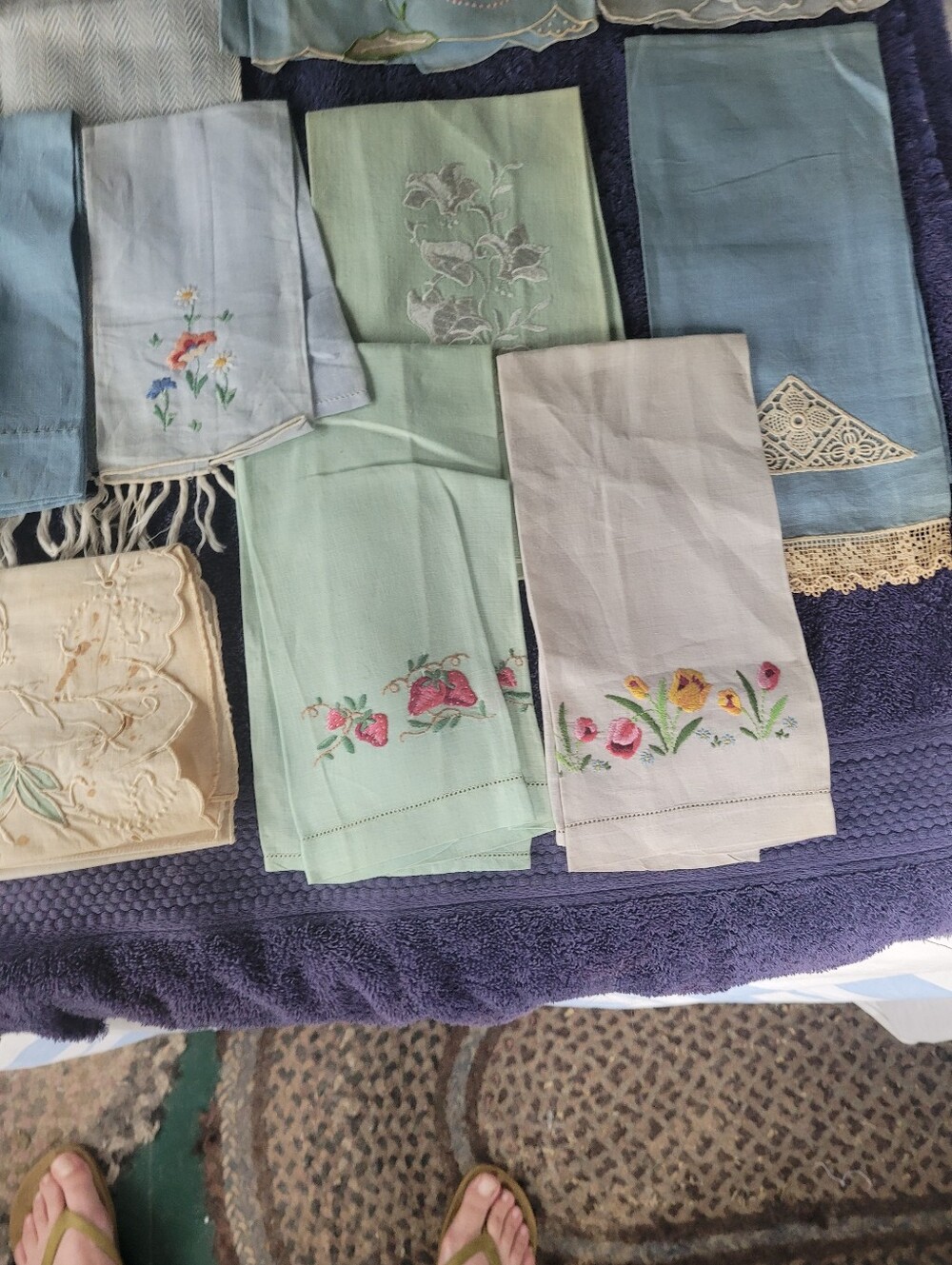 Assorted Blue Linens - Picture 7 of 11